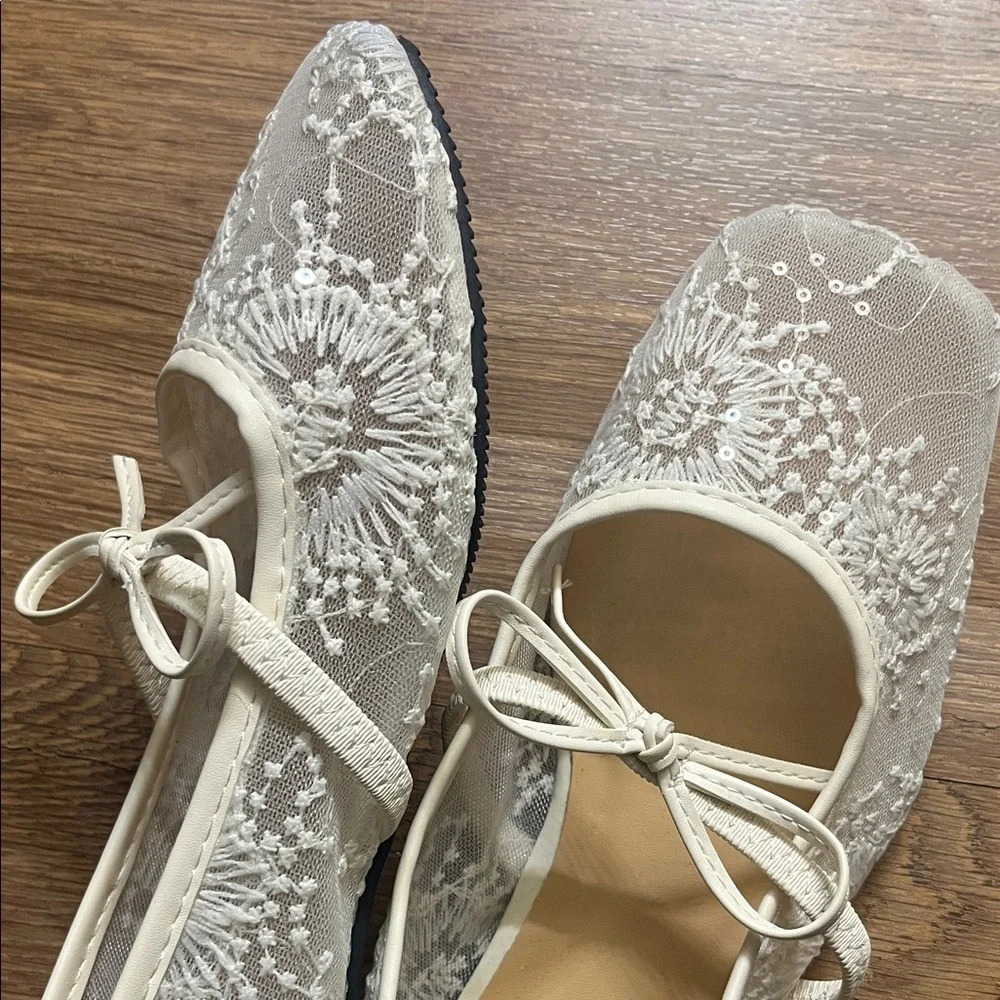 SHEIN White Lace Bow Ballet Flats 38 - Picture 2 of 2
